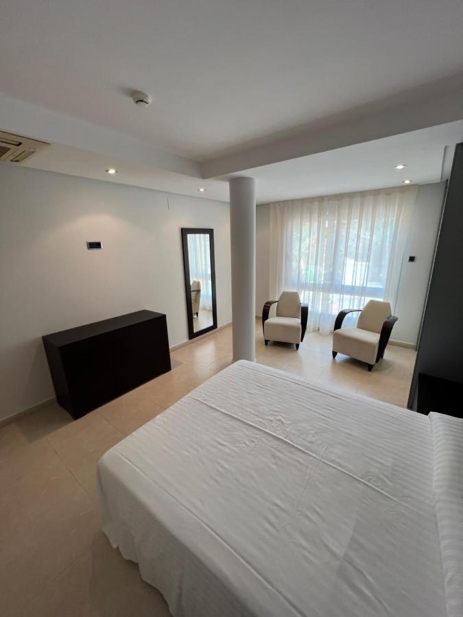Apartamentos Flamingo Hills เบนีตาเชลล์ ภายนอก รูปภาพ