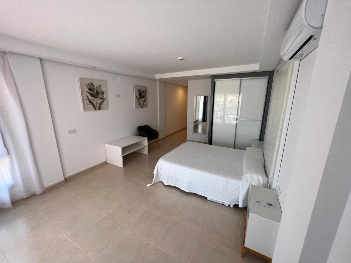 Apartamentos Flamingo Hills เบนีตาเชลล์ ภายนอก รูปภาพ